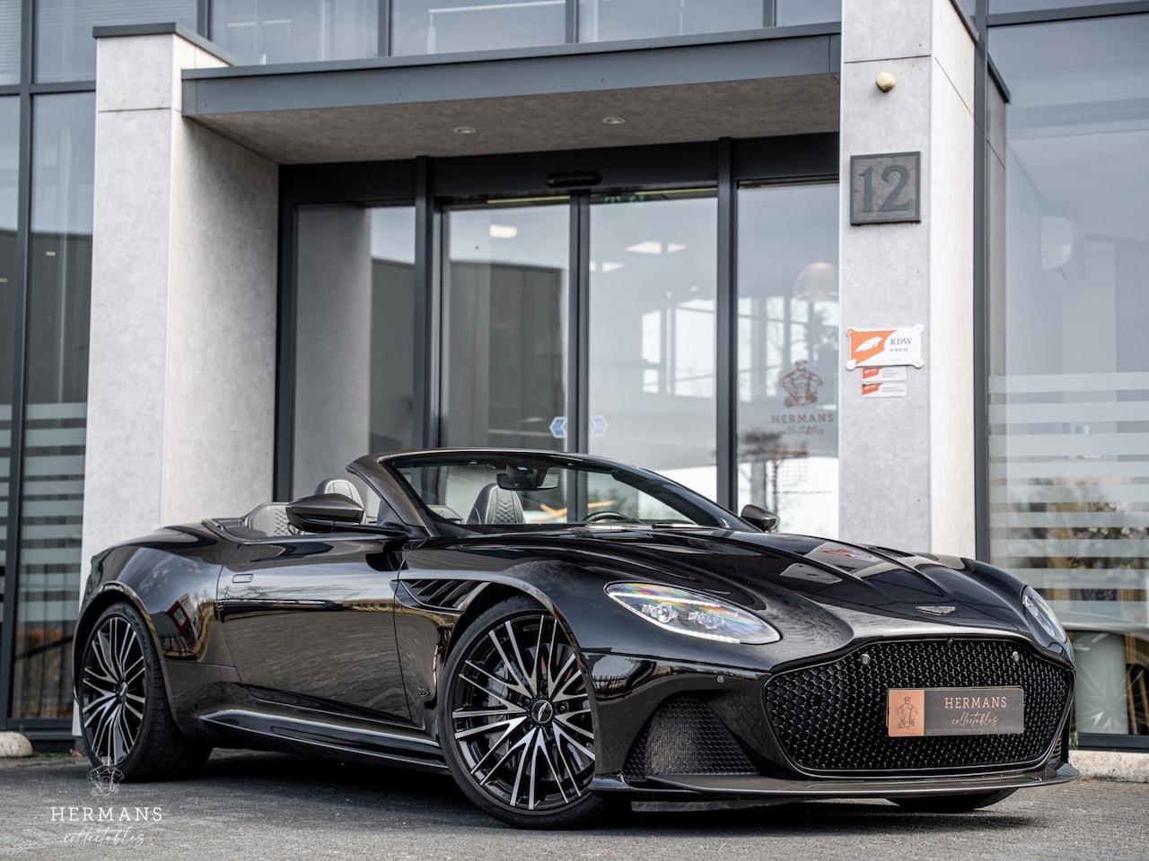 Aston Martin DBS Volante - 5.2 V12 Superleggera / B&O 3D / Carbon / Track Mode - AutoWereld.nl