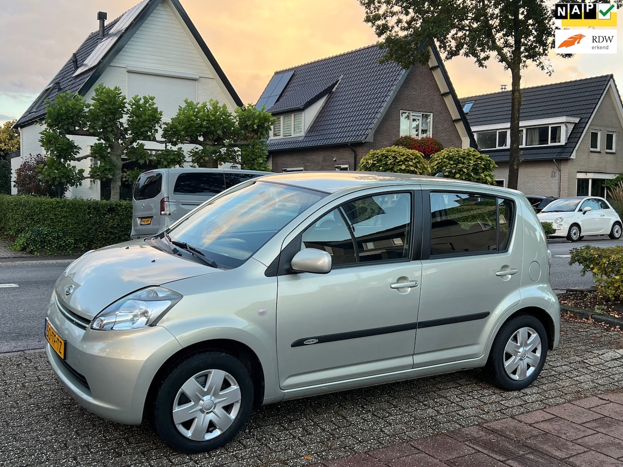 Daihatsu Sirion 2 - 1.0-12V Exclusive NL-AUTO-NAP. - AutoWereld.nl