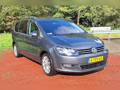 Volkswagen Sharan - 2.0 TDI Highline Edition 7p. Volkswagen Sharan 2.0 TDI 177pk | 7P | ZEER GOED ONDERHOUDEN | Trekhaak | DSG | Xenon | Nw