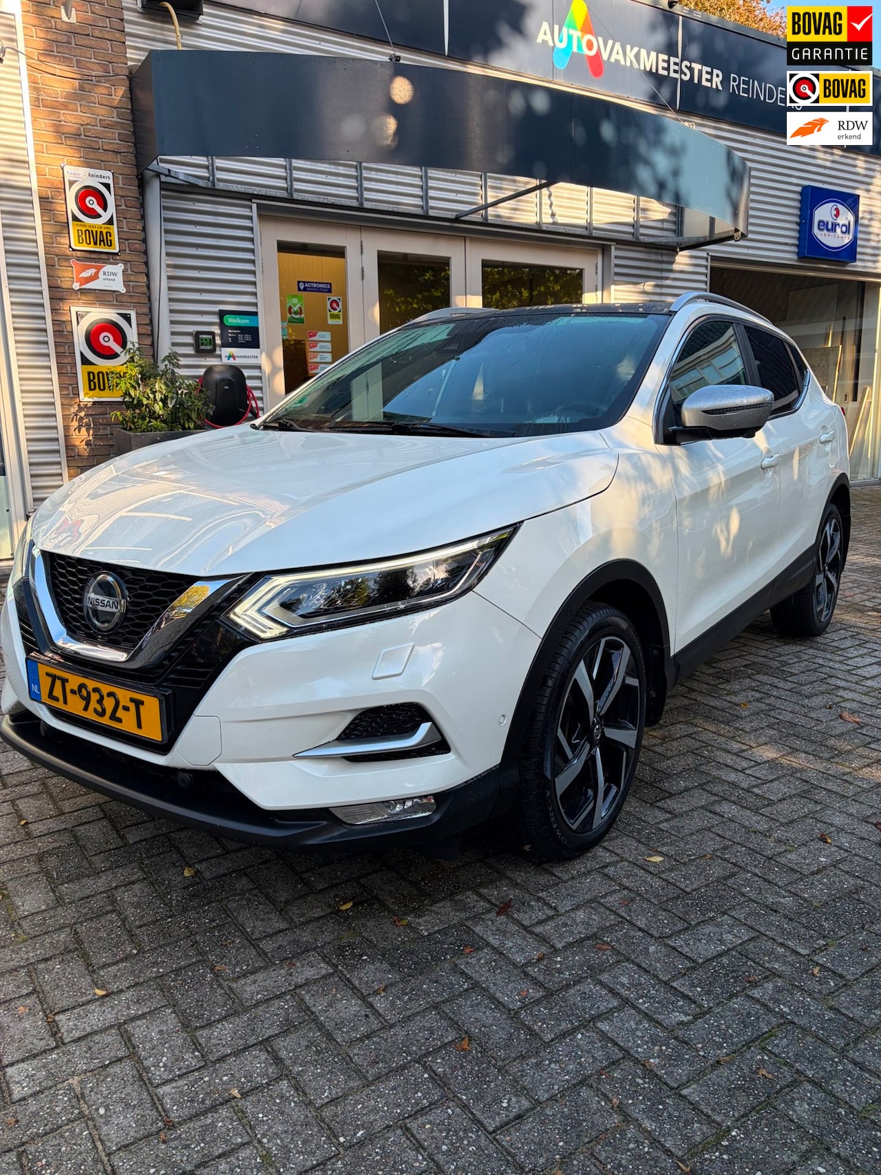 Nissan Qashqai - 1.3 DIG-T Tekna + Pano, Leer, Camera, 19 inch, Parelmoer, Carplay - AutoWereld.nl