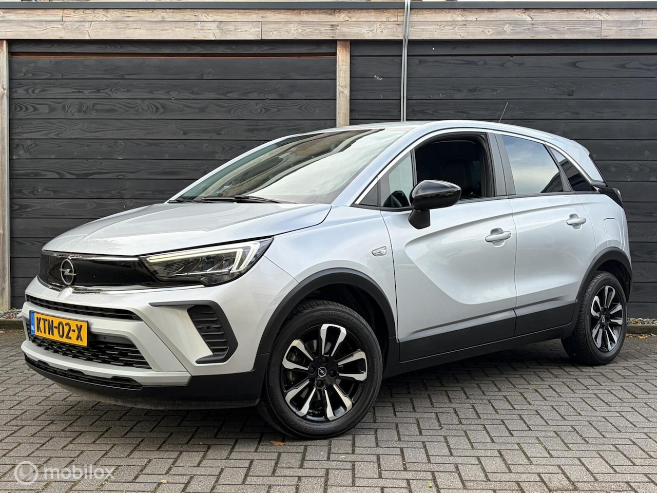 Opel Crossland - 1.2 Turbo Bus. Elegance FM nav en carplay / LM / Clima / 29.386KM!! - AutoWereld.nl