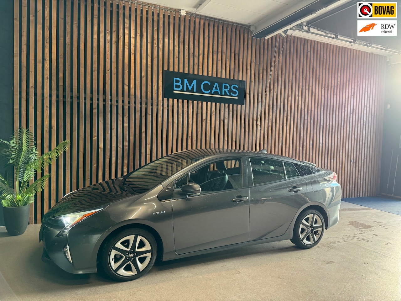 Toyota Prius - 1.8 Executive Leder,Headup,Navigatie - AutoWereld.nl