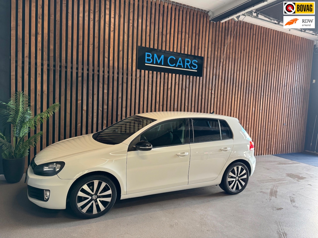 Volkswagen Golf - 1.4 TSI Trendline Airco,Pdc, Navi - AutoWereld.nl