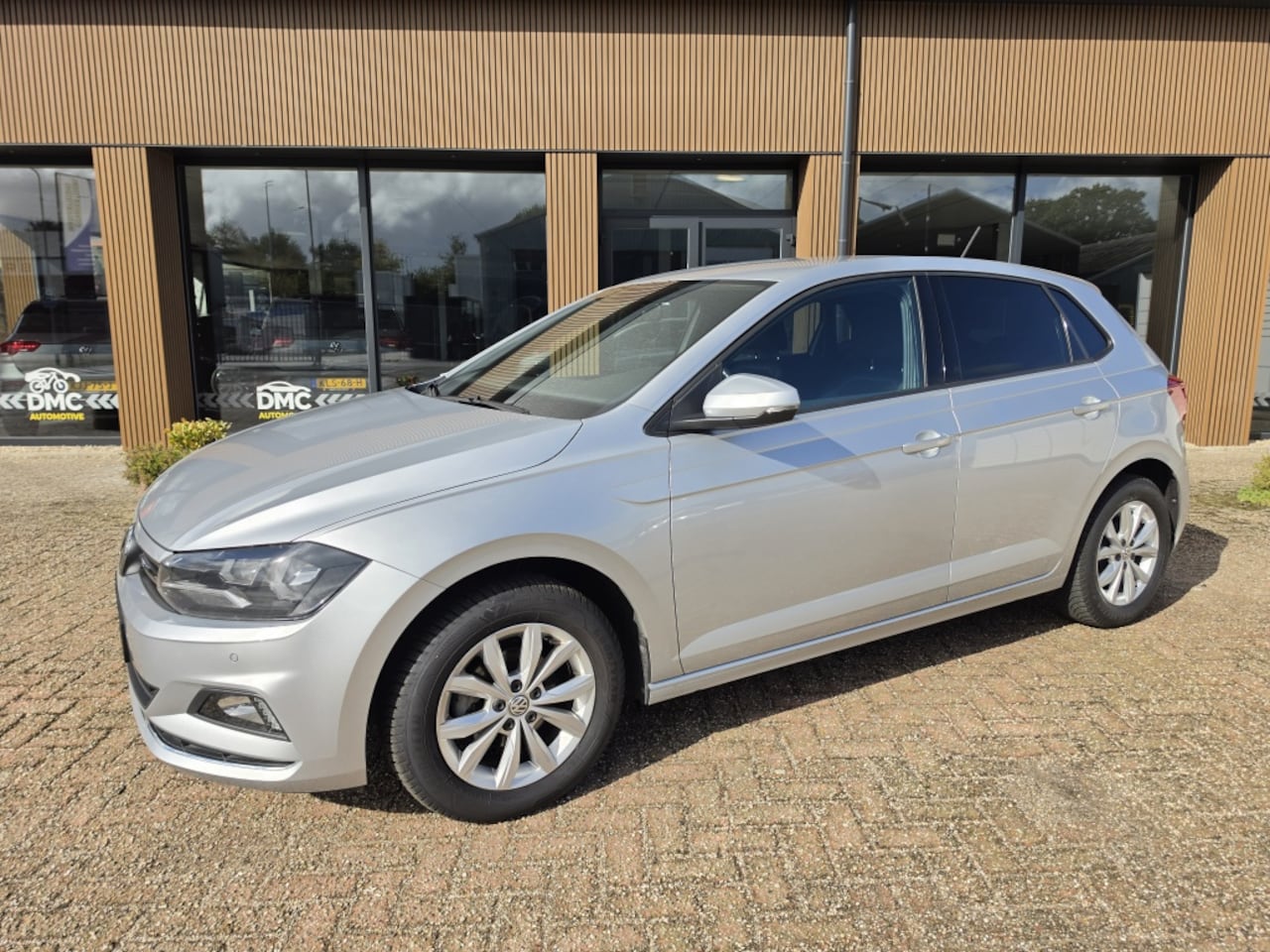 Volkswagen Polo - 1.0 TSI Highline Business R | ACC | DCC | Park Assist | Navi | CarPlay Automaat | Navi | S - AutoWereld.nl