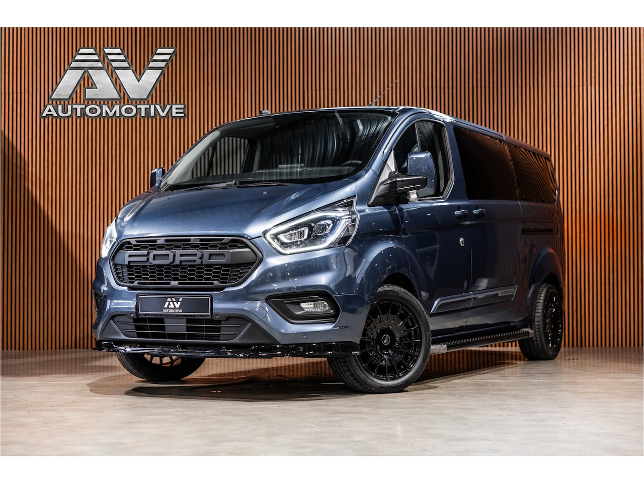 Ford Transit Custom - 320 2.0 TDCI 170 PK L2H1 Limited DC | Dubbel cabine | ACC | Navigatie | CarPlay | Camera | - AutoWereld.nl