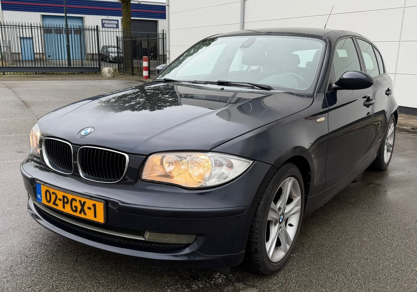 BMW 1-serie - 118i AUTOMAAT AIRCO APK 06-05-2027 CLIMATE CRUISE PARKEERSENSOREN - AutoWereld.nl