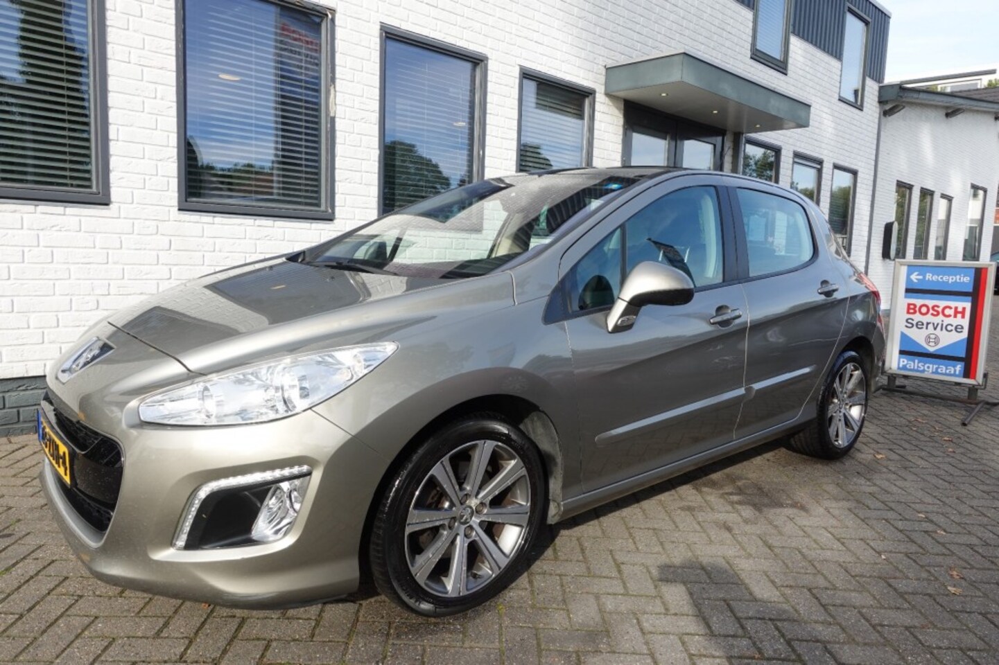 Peugeot 308 - 1.6 THP ALLURE Automaat - AutoWereld.nl