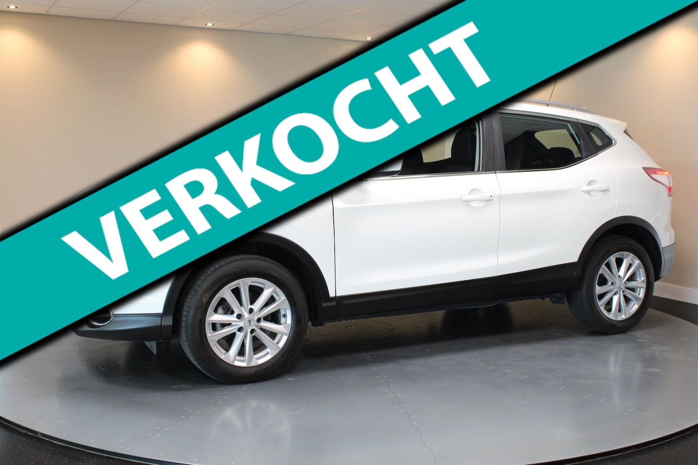 Nissan Qashqai - 1.2 Acenta *2de Eigenaar* Trekhaak|Panodak|Cruise|NAP - AutoWereld.nl