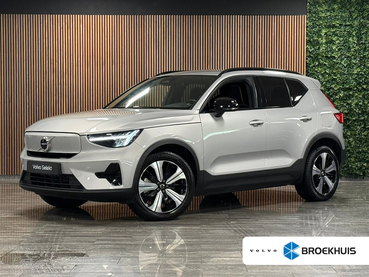 Volvo XC40 - Recharge Plus 70 kWh | 96% SoH | All-season banden | Adaptieve Cruise Control | Stoel en S - AutoWereld.nl