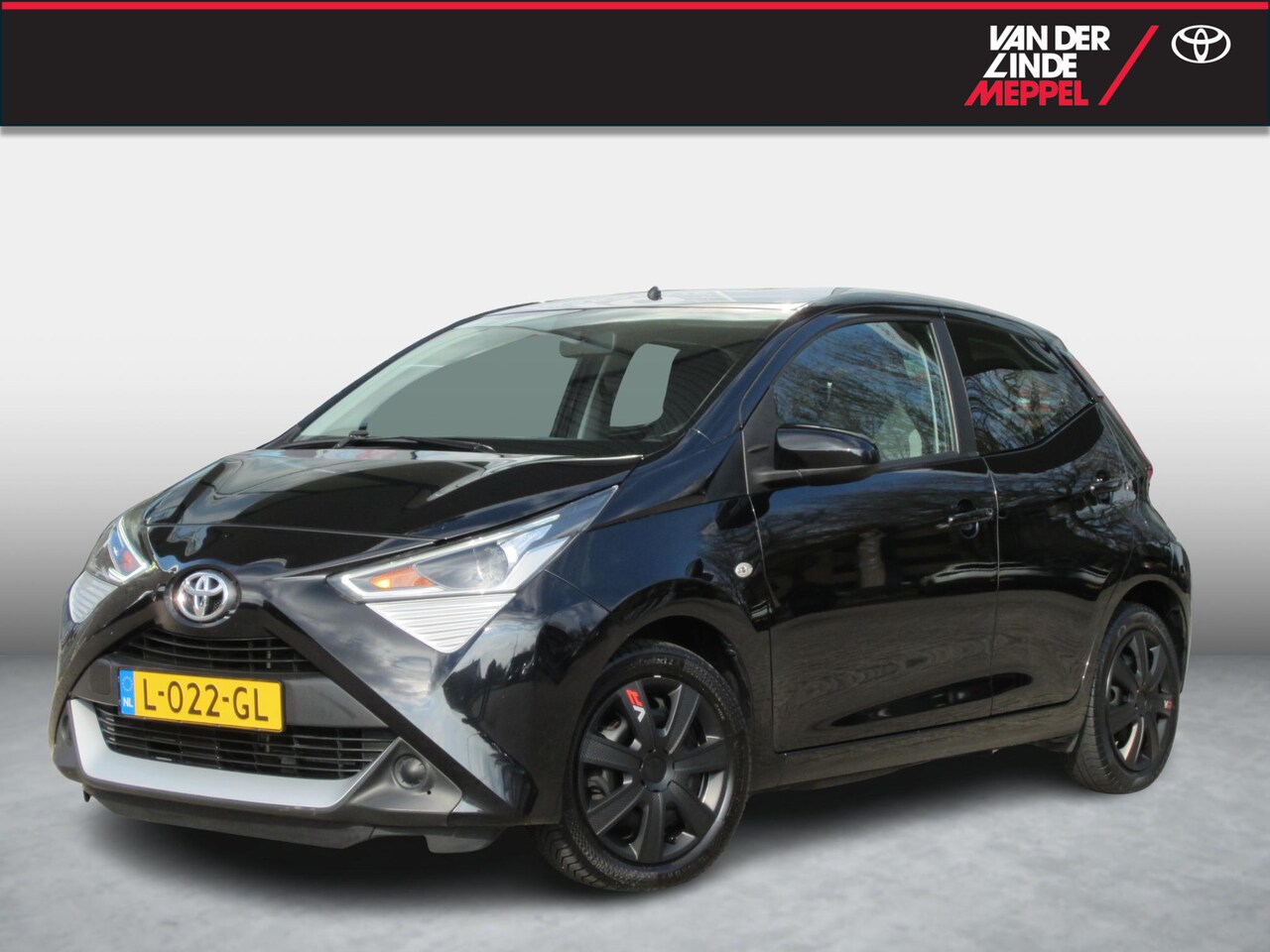 Toyota Aygo - 1.0 VVT-i x-play Navigatie Camera - AutoWereld.nl