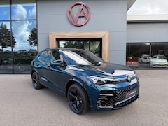 Volkswagen Tiguan - 1.5 eTSI 150pk DSG R-Line | Black line | 360 Camera | Standkachel | Head up | Dode hoek |