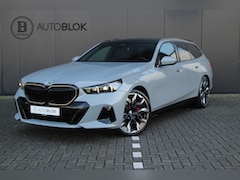 BMW 5-serie Touring - 520i | M-sport PRO | Trekhaak | Pano | B&W