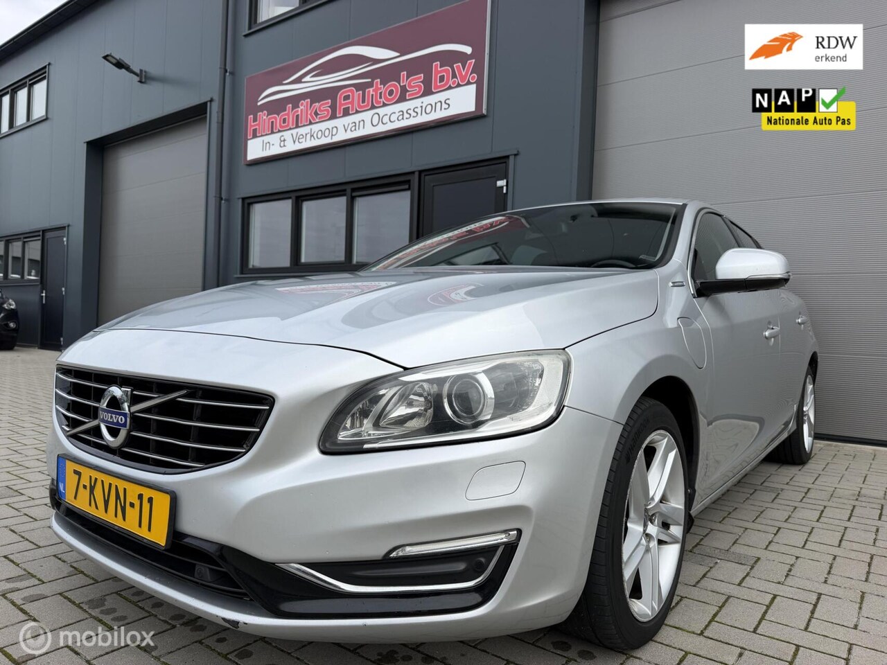 Volvo V60 - 2.4 D6 AWD Plug-In Hybrid Summum 2.4 D6 AWD Plug-In Hybrid Summum - AutoWereld.nl