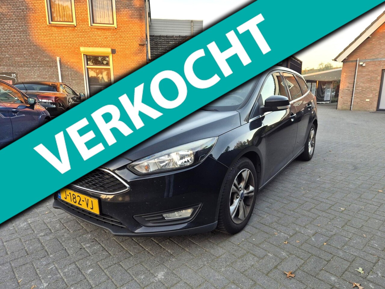 Ford Focus Wagon - 1.0 First Edition Clima Cruise Trekhaak - AutoWereld.nl