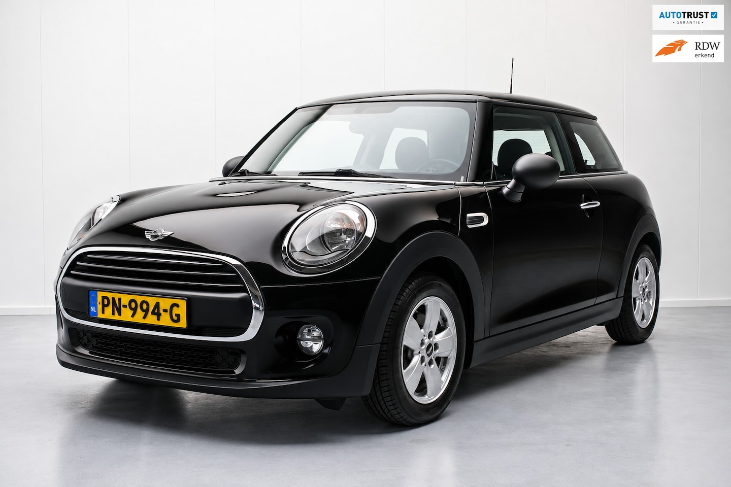 MINI One - Mini 1.2 Business [ Stoelverwarming Cruise Control Bluetooth Parkeersensoren Airco ] - AutoWereld.nl