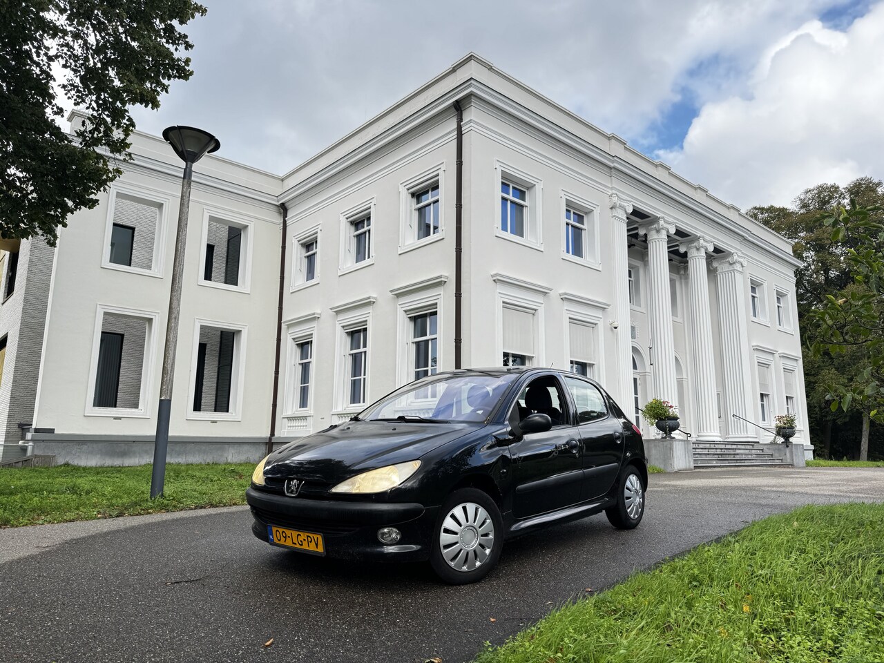 Peugeot 206 - 1.4 5 DEURS LUXE "GENTRY" UITVOERING, RIJKLAAR - AutoWereld.nl
