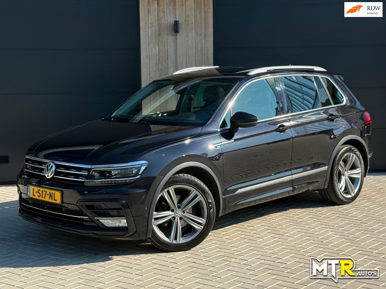 Volkswagen Tiguan - 2.0 TDI Comfortline Business R 2.0 TDI Comfortline Business R AUT|PANO - AutoWereld.nl