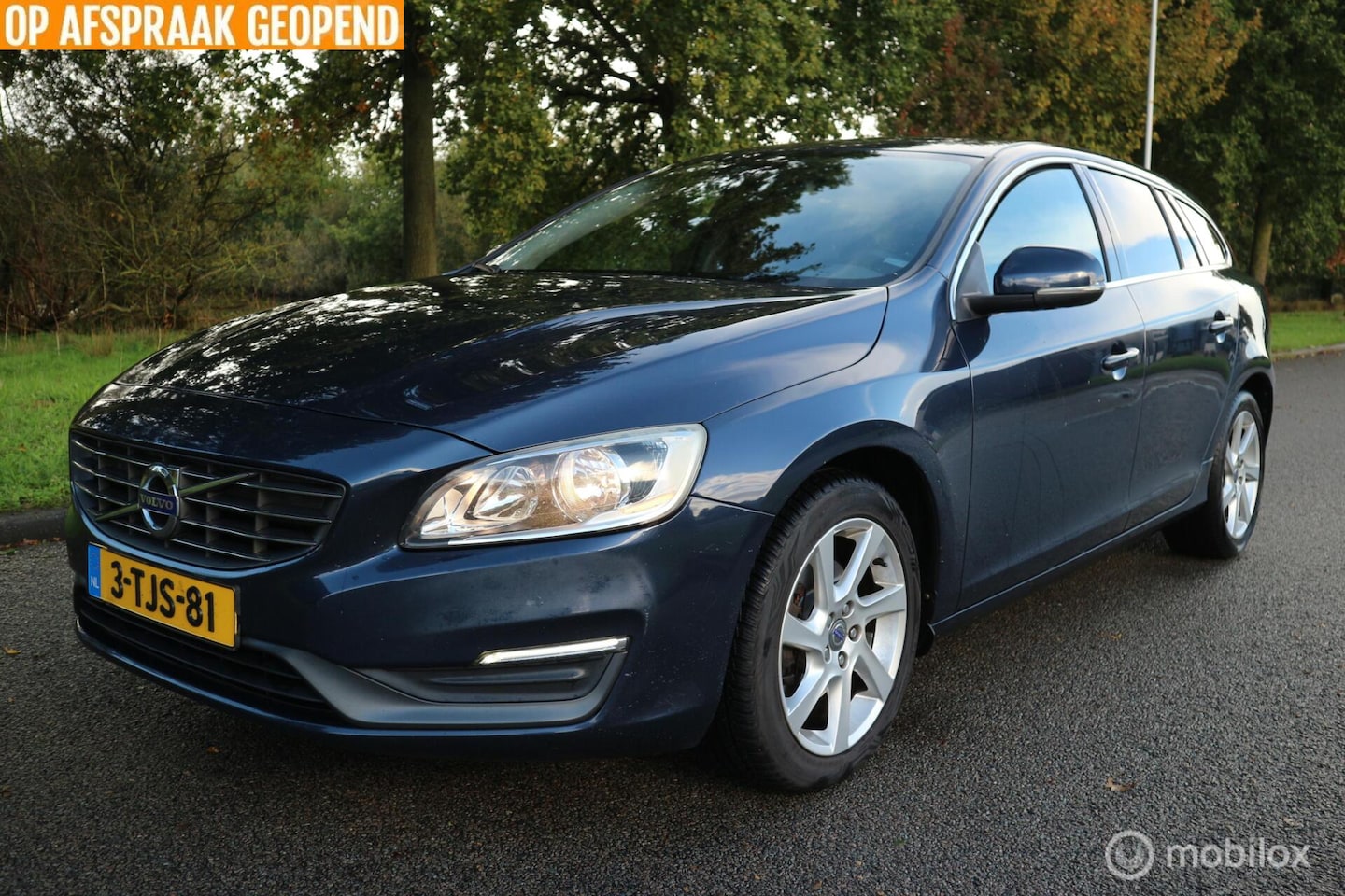 Volvo V60 - 1.6 D2 Momentum AUTOMAAT/ECC/NAVIGATIE/NAP - AutoWereld.nl