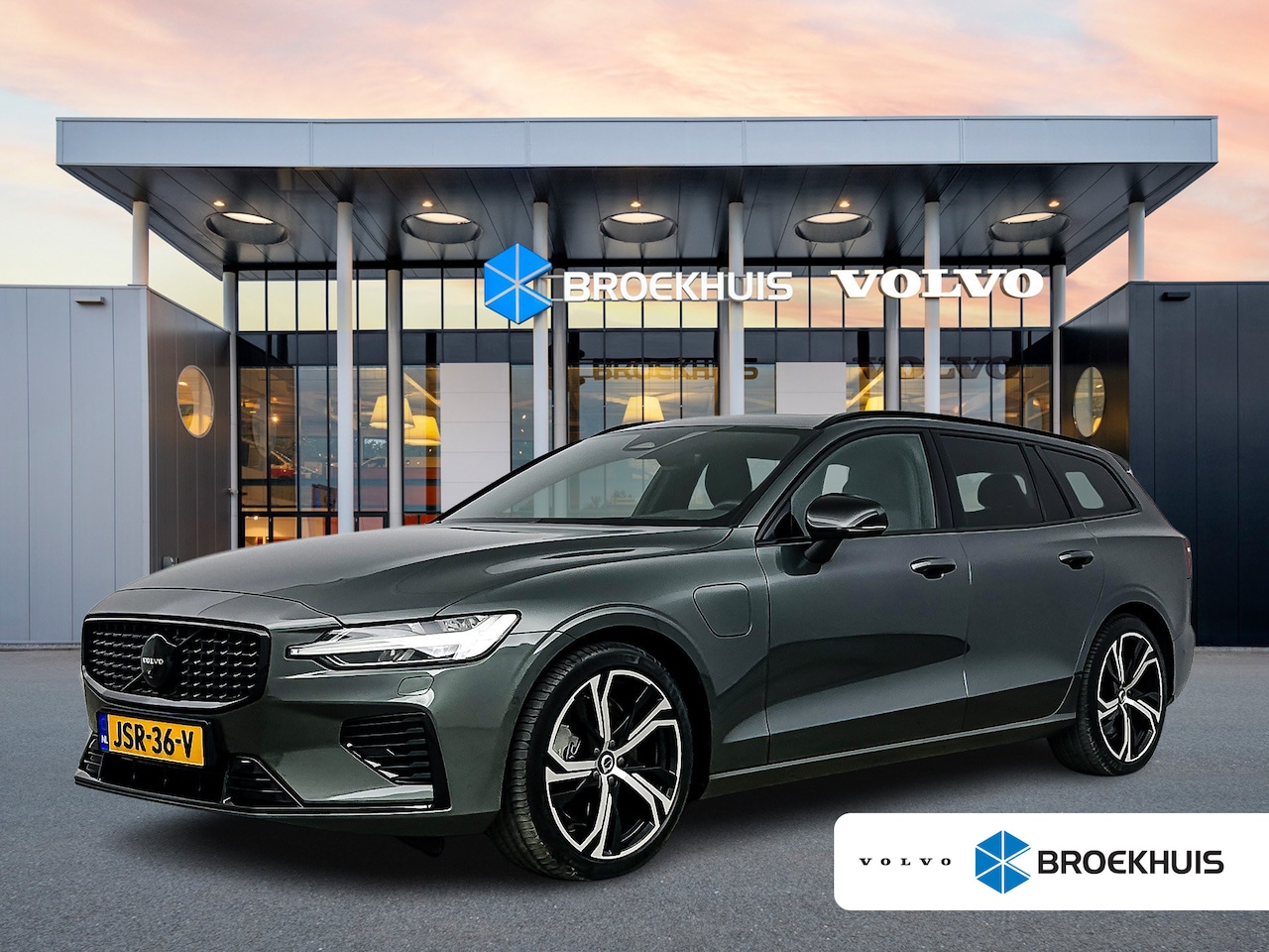 Volvo V60 - T8 Recharge Ultra Dark | 19" | Panoramadak | Elektr. verst. Sportstoelen | Head-Up | 360 C - AutoWereld.nl