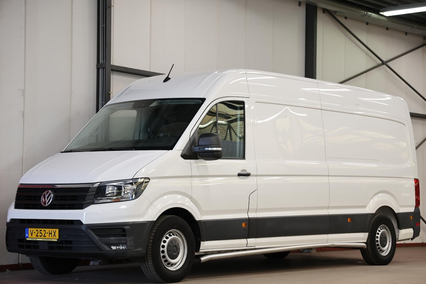 Volkswagen Crafter - 35 2.0 TDI L4H3 AUTOMAAT OPRIJPLAAT TREKHAAK - AutoWereld.nl
