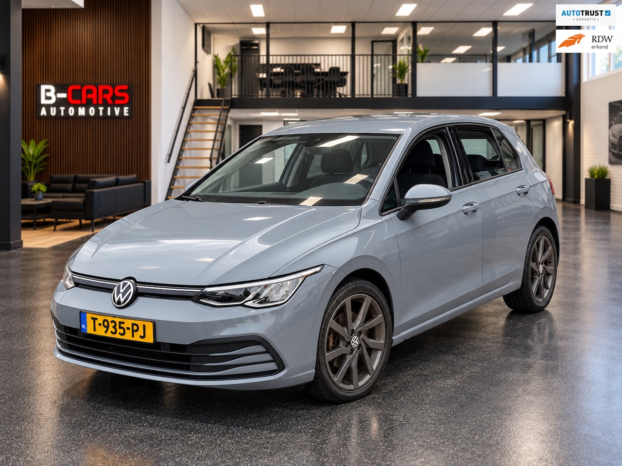 Volkswagen Golf - 1.0 eTSI Life Stoel+StuurVw|Camera|AmbiL|Lineass|Nap!! - AutoWereld.nl