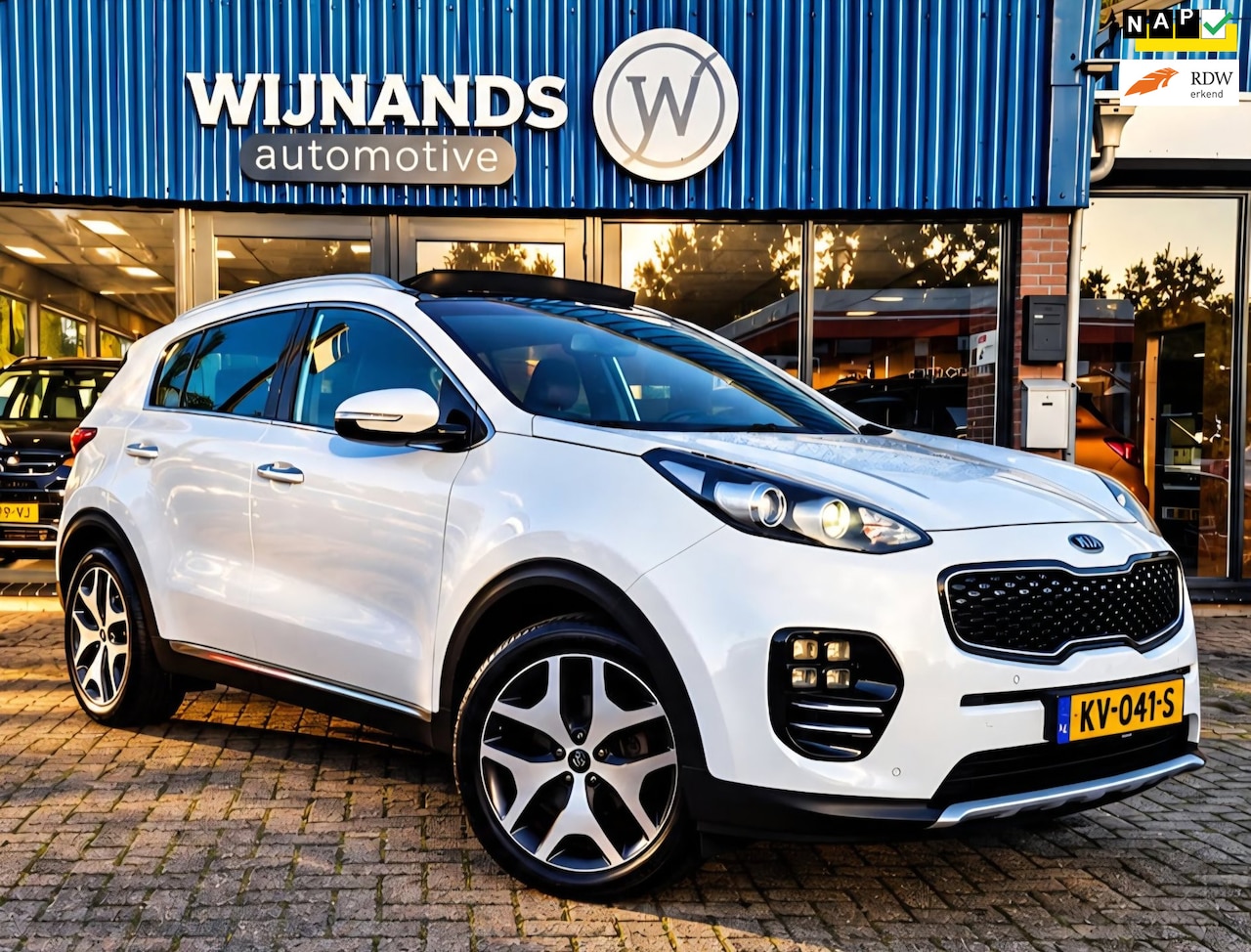 Kia Sportage - 1.6 T-GDI GT-Line Trekhaak Panoramadak Leder - AutoWereld.nl