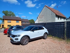 Volkswagen T-Roc - 1.5 TSI Sport Business R Digitaal dashboard, Automaat revisie gehad en gemodificeerd. November 2019