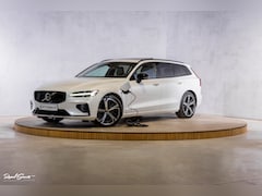 Volvo V60 - 2.0 T8 Plug-in hybrid AWD Ultimate Dark | Zwenkbare trekhaak | Panoramadak | Stoelmassage