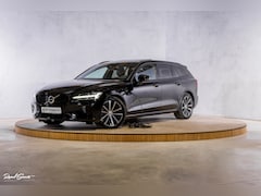 Volvo V60 - 2.0 T8 Plug-in hybrid AWD Ultimate Dark | Zwenkbare trekhaak | Panoramadak | Adaptieve cru