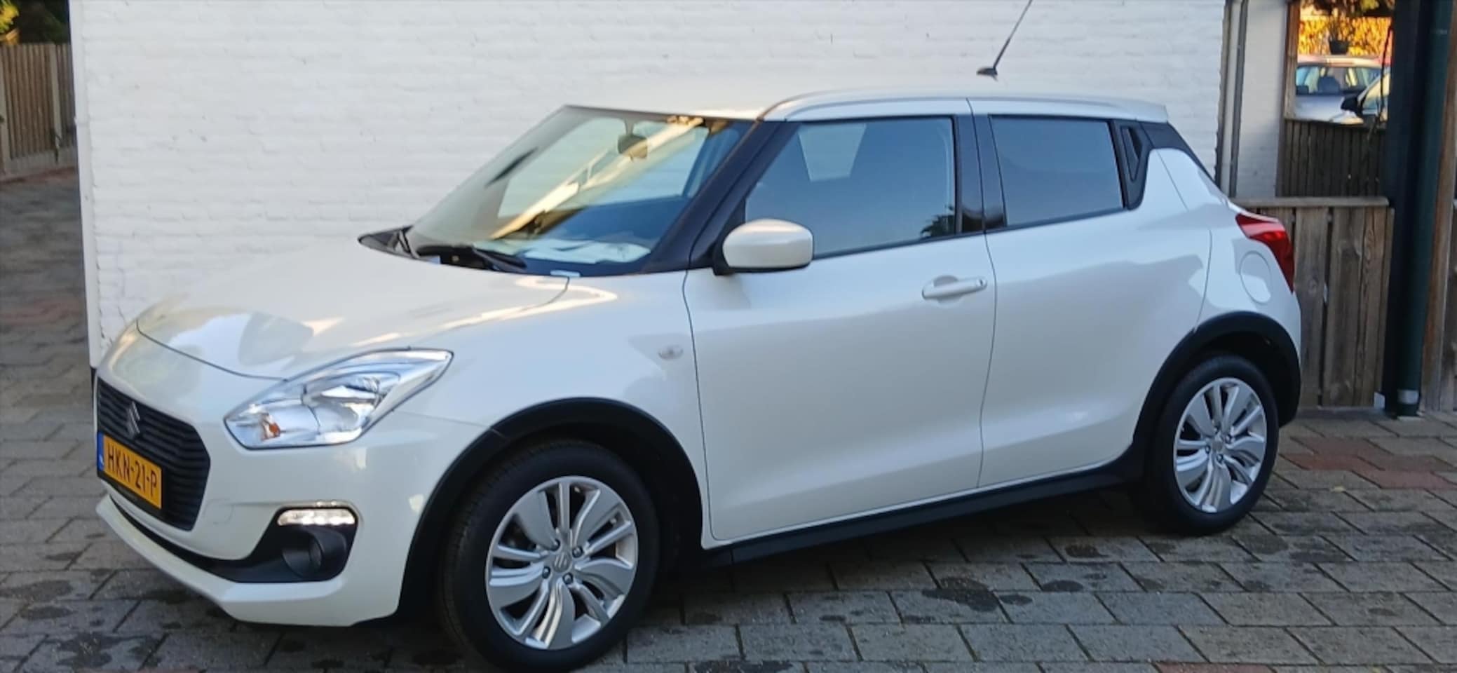 Suzuki Swift - 1.2 5drs select airco/camera/lmv/gt body kit - AutoWereld.nl