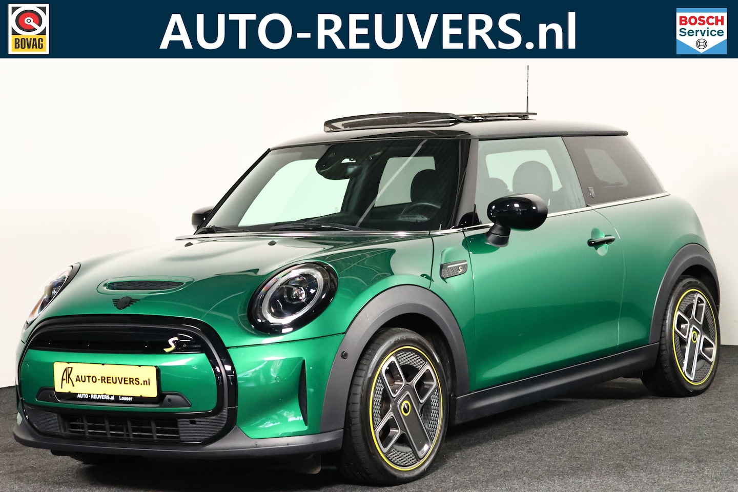 MINI Electric - MINI Electric Yours 33 kWh / Opendak / Leder / Pilot assist / CarPlay - AutoWereld.nl