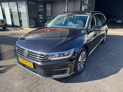 Volkswagen Passat Variant - 1.4 TSI GTE PANO LEDER KEYLESS HEADUP 19 INCH TOP AUTO
