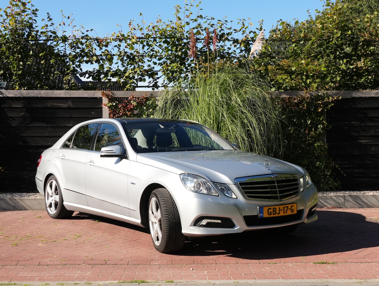 Mercedes-Benz E-klasse - 350 CGI Avantgarde Vol opties, Youngtimer, Lage km stand - AutoWereld.nl