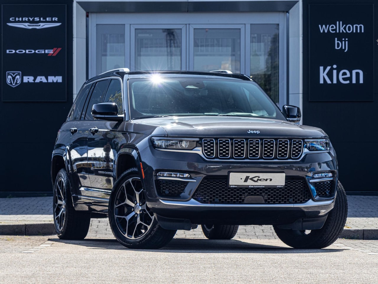 Jeep Grand Cherokee - 2.0 Summit Reserve 4xe | Luchtvering | Pano | Passenger Display | Premium Audio - AutoWereld.nl