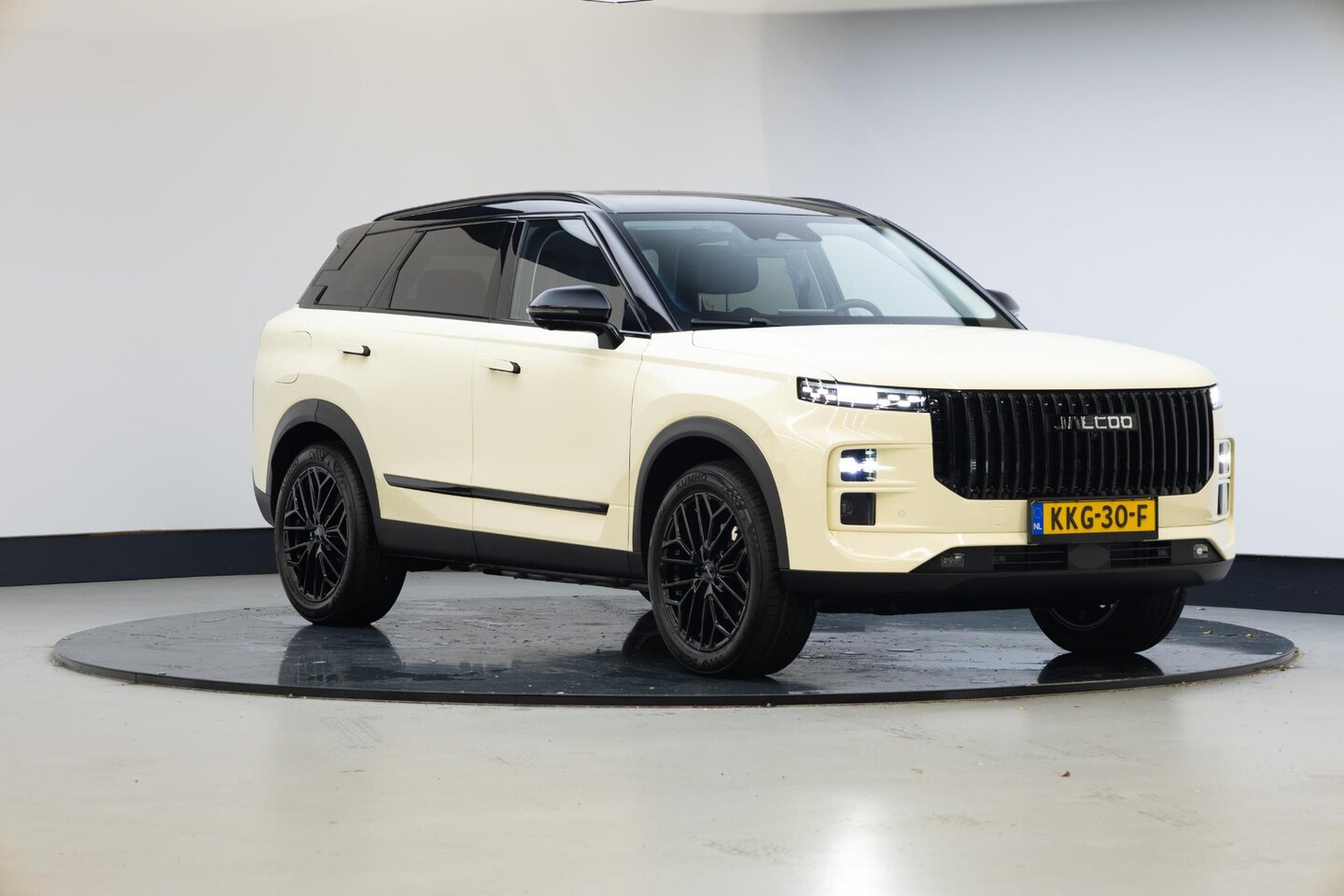 Jaecoo 7 - 1.5 TGDI SHS-P Exclusive | Beige & Carbon Crystal Black Roof | NL Auto | Rijklaar | 7 jr g - AutoWereld.nl