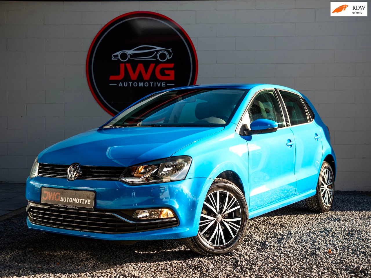 Volkswagen Polo - 1.0 Allstar Airco/Cruise/Stoelverwarming/Parkeersensoren - AutoWereld.nl