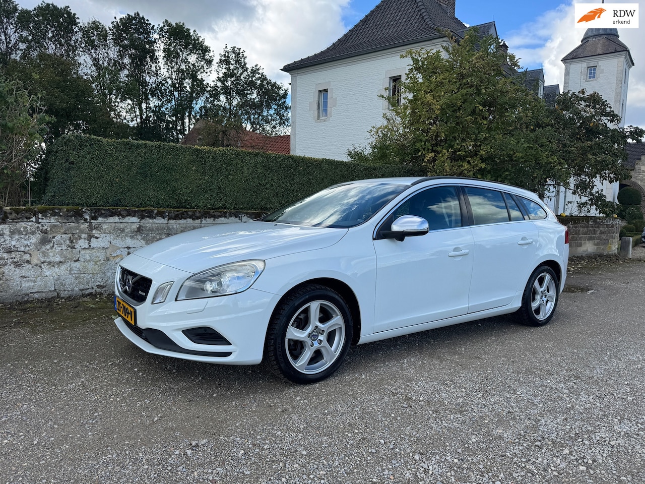 Volvo V60 - 2.0 T5 R-design Automaat Garantie Veel opties - AutoWereld.nl