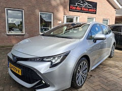 Toyota Corolla Touring Sports - 2.0 Hybrid First Edition. 2 liter Dealer onderhouden, camera, cruise, navi, trekhaak, led