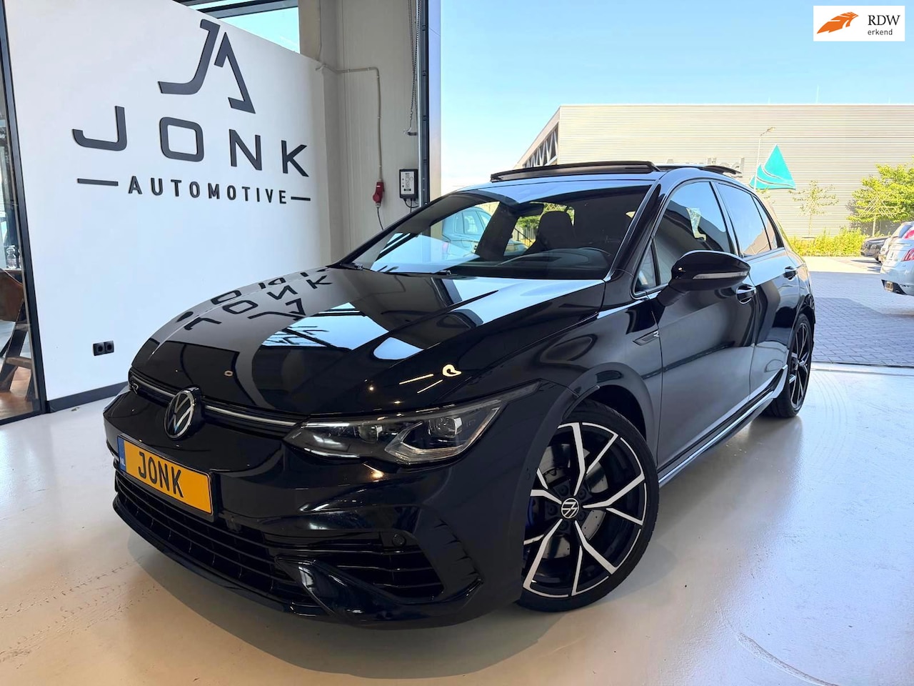 Volkswagen Golf - 2.0 TSI R 4Motion Performance AKRA/PANO/HUD/LEDER/DCC - AutoWereld.nl