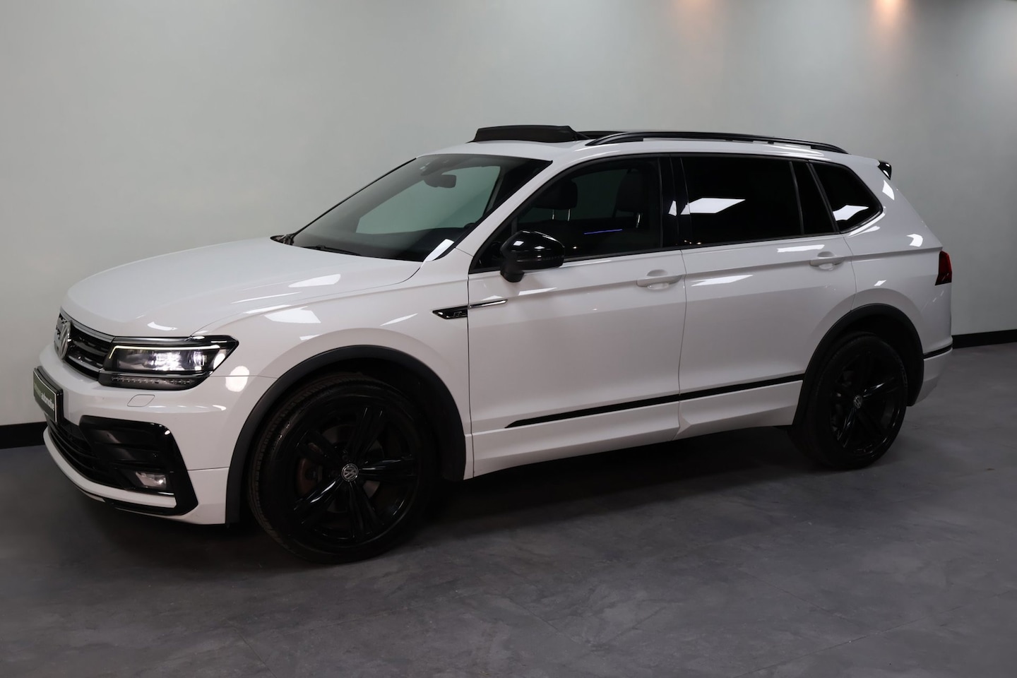 Volkswagen Tiguan Allspace - 2.0 TSI 4Motion Highline Business R 7p. 2.0 TSI 4Motion Highline Business R 7p. - AutoWereld.nl