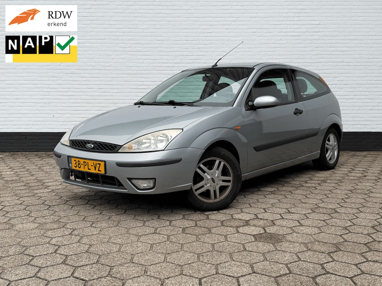 Ford Focus - 1.6-16V Futura l LEDER l CLIMATE - AutoWereld.nl