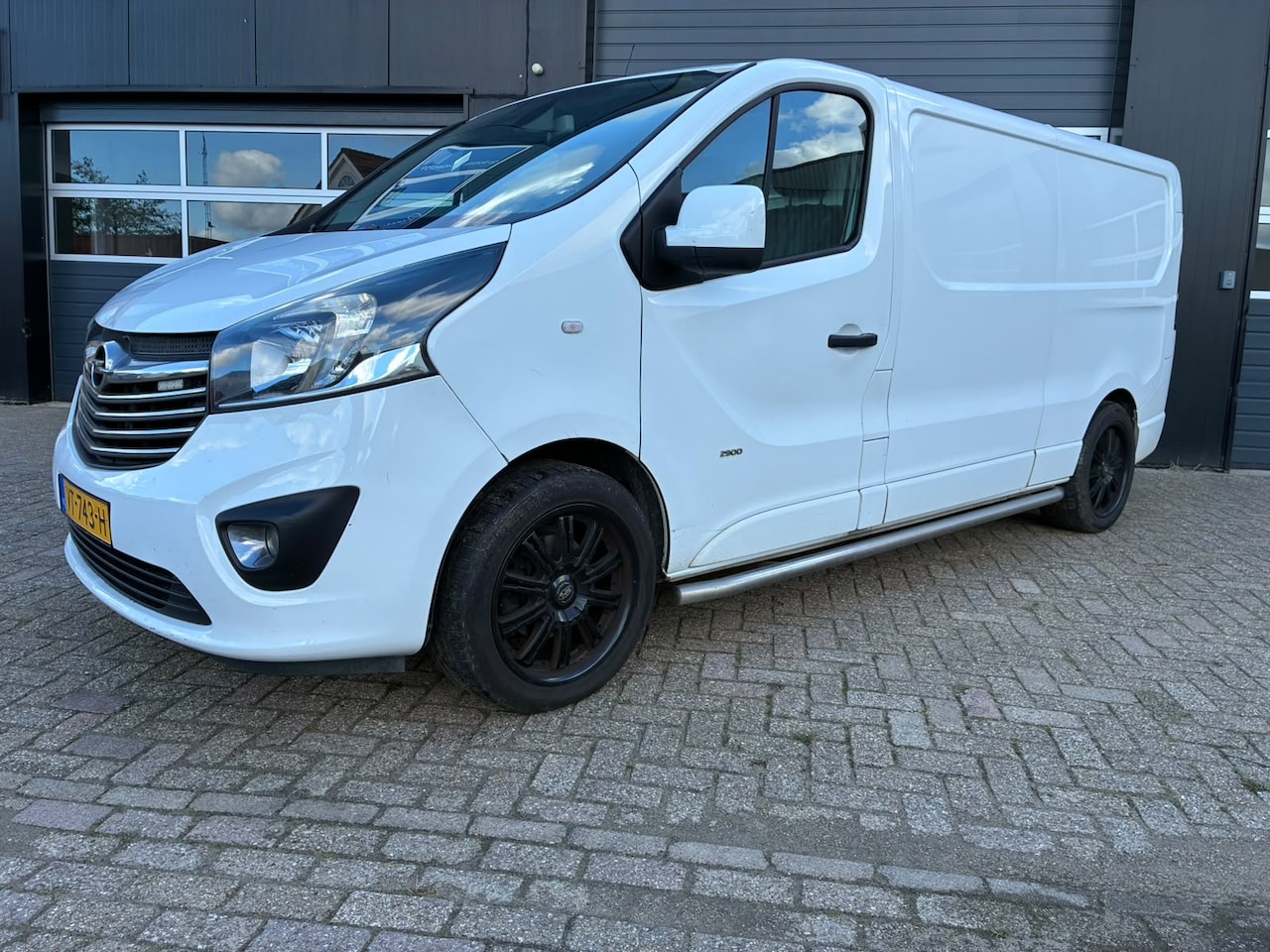 Opel Vivaro - 1.6 CDTI L2H1 Sport EcoFlex Sidebars, Trekaak, Navigatie - AutoWereld.nl
