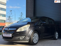 Opel Corsa - 1.2 Stijlvol, comfortabel en rijk uitgerust APK tot 17-11-2027