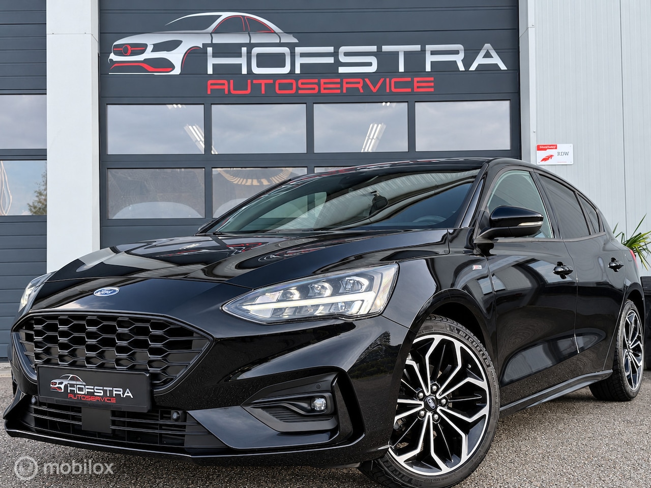 Ford Focus - 1.0 EcoBoost Hybrid ST Line Camera Winterpack 18-inch - AutoWereld.nl