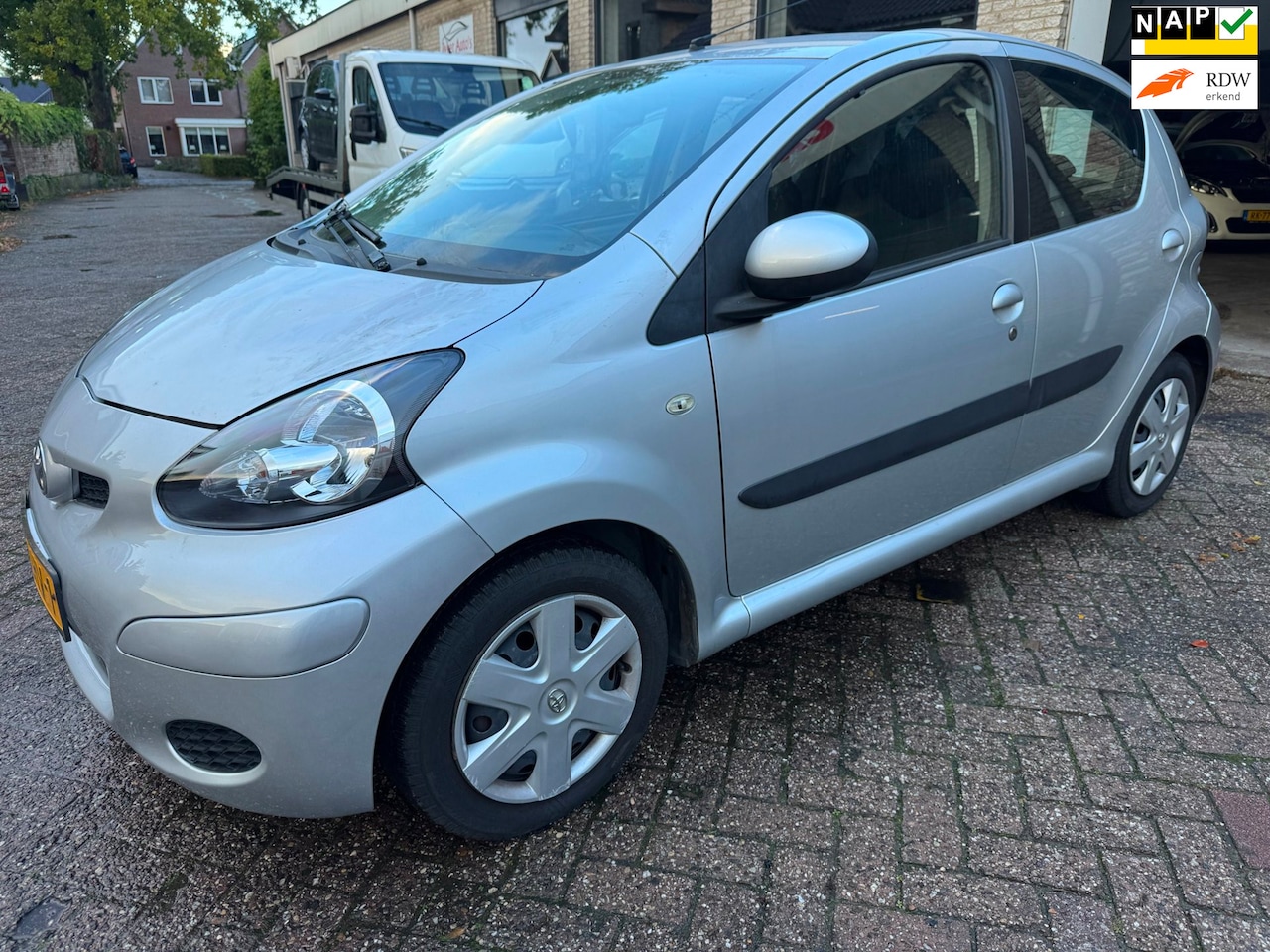 Toyota Aygo - 1.0-12V Comfort.AUTOMAAT.ORG 42535 KM NAP,KLEINE BEURT GEHAD PAS,ELEKTRISCHE RAMEN,NETTE S - AutoWereld.nl