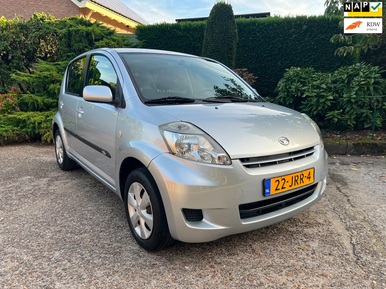 Daihatsu Sirion 2 - 1.0-12V Premium 1.0-12V Premium, Elekt. ramen, C.V. NAP, Leuke auto! - AutoWereld.nl