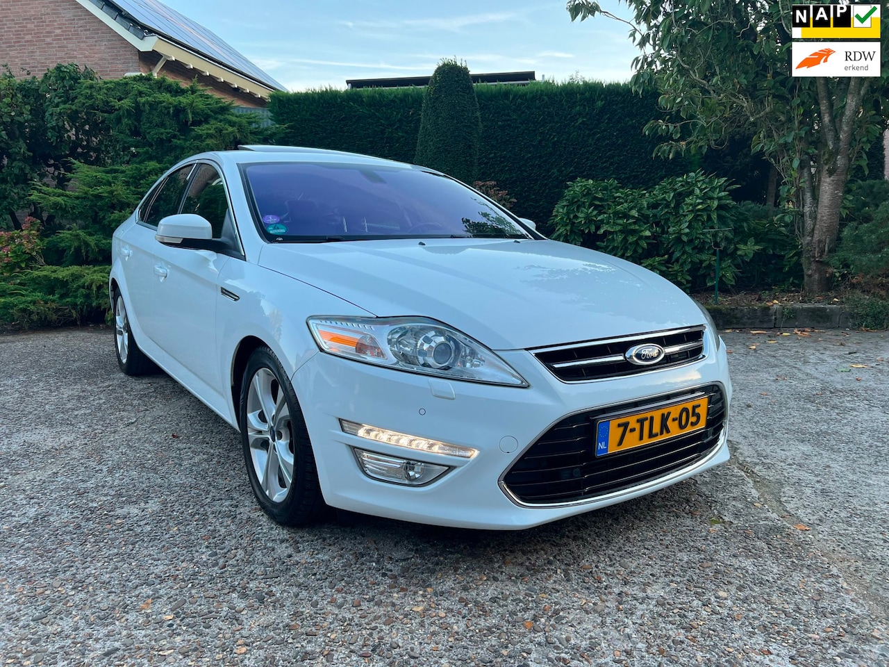 Ford Mondeo - 1.6 Platinum, Keyless, Schuifdak, Xenon, NAP, Nette auto! - AutoWereld.nl