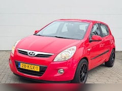 Hyundai i20 - Hyundai*1.6*zeer netter auto dealer onderhoud*nap*apk*airco ijs*velgen* 1.6i i-Catcher