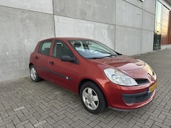 Renault Clio - 1.4-16V Authentique
