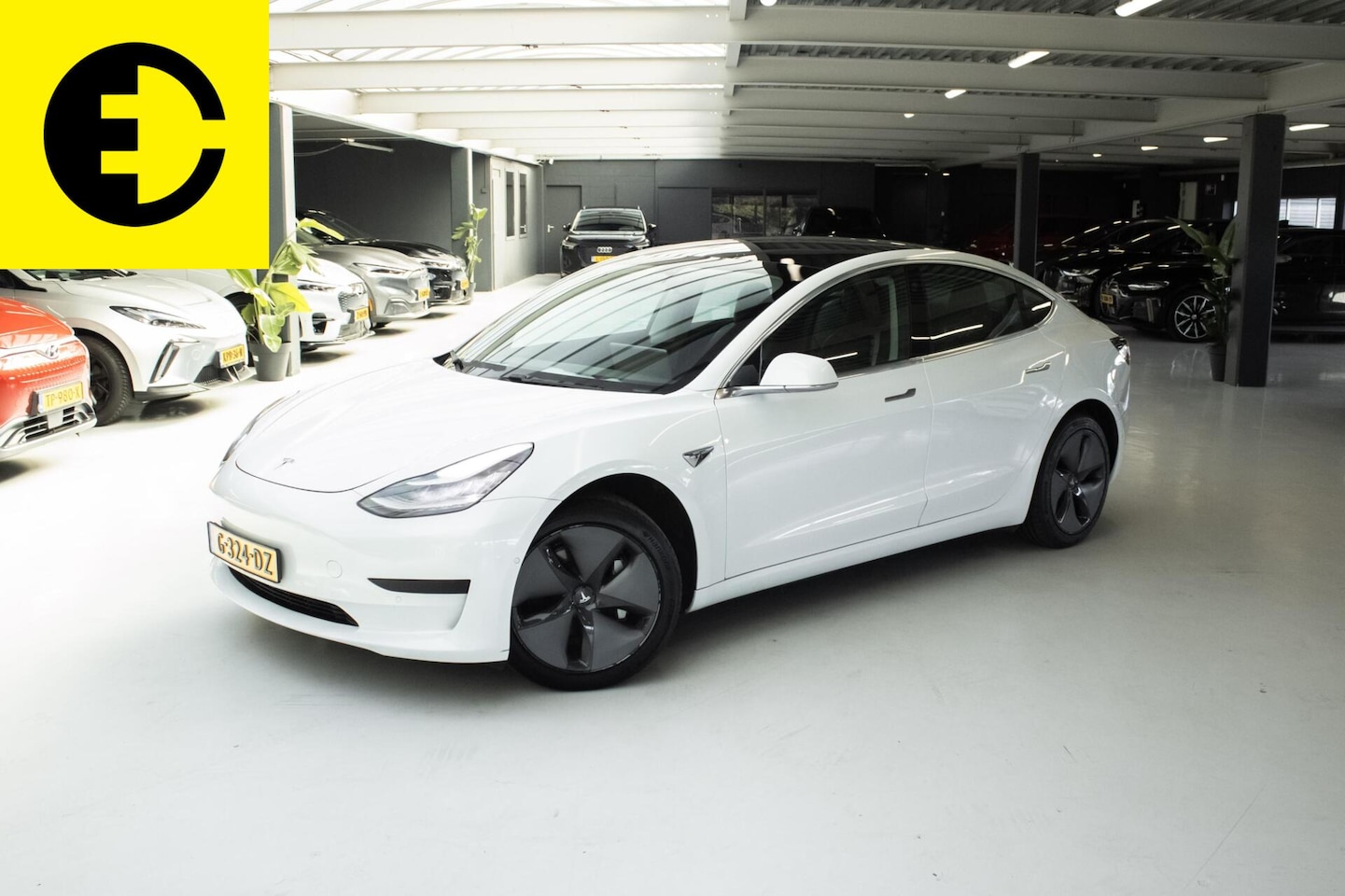 Tesla Model 3 - Standard RWD Plus 60 kWh | Leder | Pano | Stoelverwarming - AutoWereld.nl